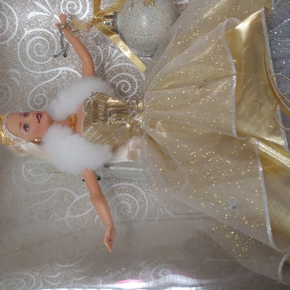Barbie 2000 Special Edition Collectible Doll, NWT - Picture 10 of 12